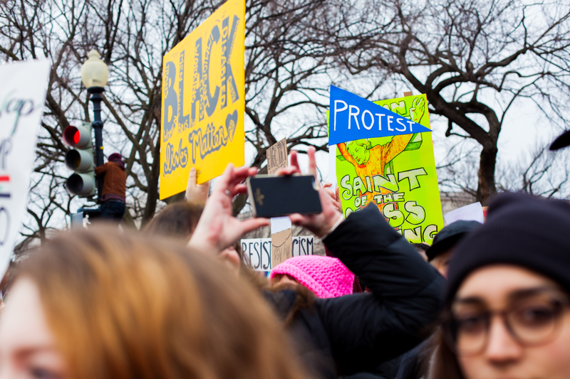 Illustration for article titled WOMEN'S MARCH ON WASHINGTON : THE SIGNS
